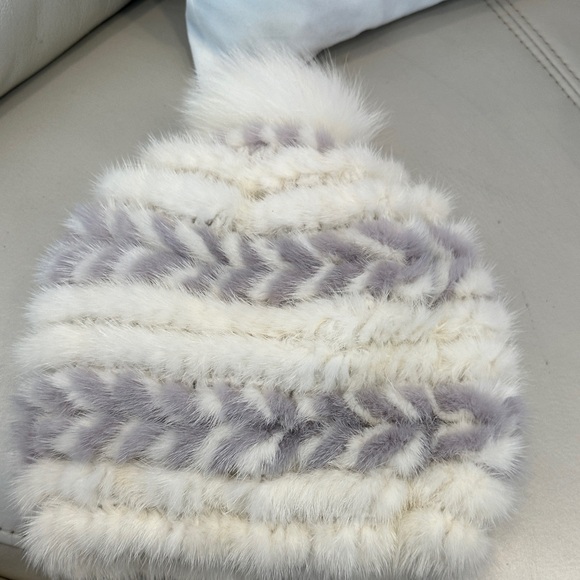 White & Light Gray Faux Fur Pom Pom Beanie main image 5